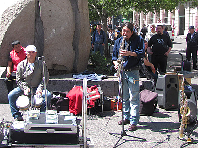 Straßenmusiker in Santiago de Chile, Spanisch Sprachreisen für Erwachsene