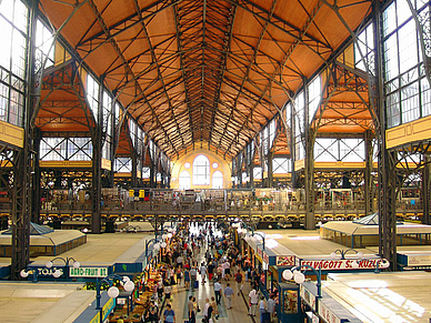 Markthalle in Budapest, Ungarisch Sprachreisen für Erwachsene