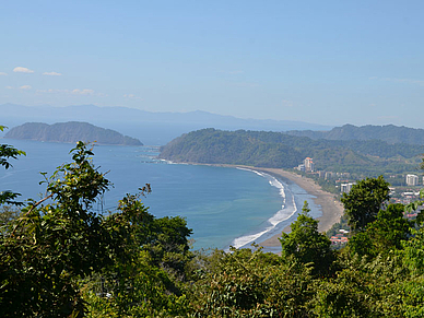 Ausblick auf den Strand von Playa Jacó, Spanisch Sprachreisen für Erwachsene Costa Rica