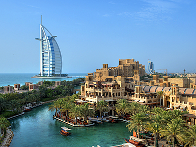 Blick auf den Burj Khalifa, Arabisch Sprachreisen für Erwachsene