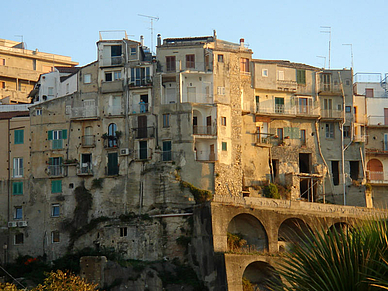 Blick auf die Häuser, Italienisch Sprachreisen für Erwachsene