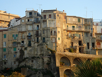 Blick auf die Häuser, Italienisch Sprachreisen für Erwachsene