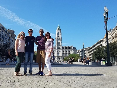 Historische Straße Aliados in Porto - Portugiesisch Sprachreisen für Erwachsene