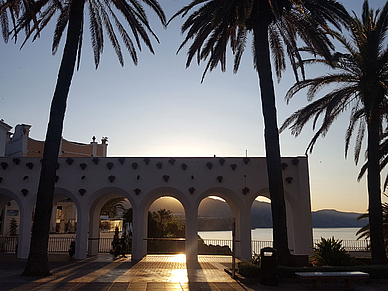 Sonnenunergang in Nerja, Spanisch für Erwachsene