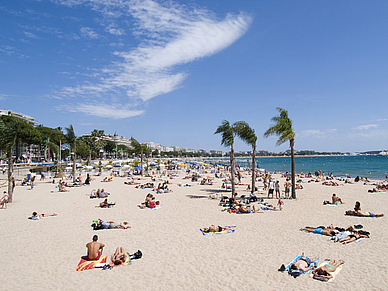 Badestrand in Antibes, Französisch Sprachreisen für Erwachsene