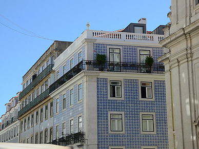 Typische Azulejo (Kachelkunst) in Lissabon, Portugiesisch Sprachreise