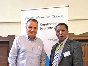 Abidine Ould Merzough von der Sahel Stiftung und Joachim Pitsch von StudyLingua