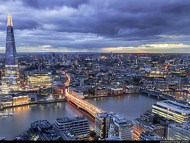 Skyline mit "The Shard", Business-Englisch für Erwachsene