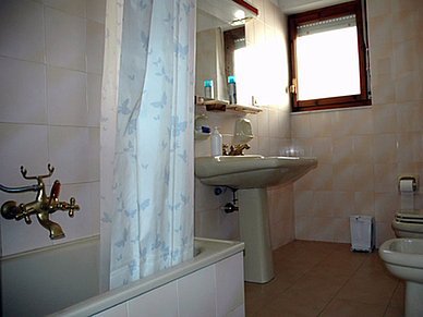 Badezimmer Beispiel Apartment, Sprachreisen Italien