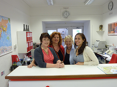 Team der Rezeption der Business Englisch Sprachschule Torquay