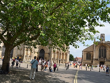 Platz vorm York Minster, Englisch Sprachreisen für Erwachsene