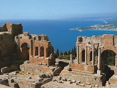 Amphitheater und Meer, Italienisch Sprachreisen für Erwachsene