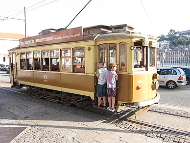 Tram in Porto - Sprachreisen für Erwachsene