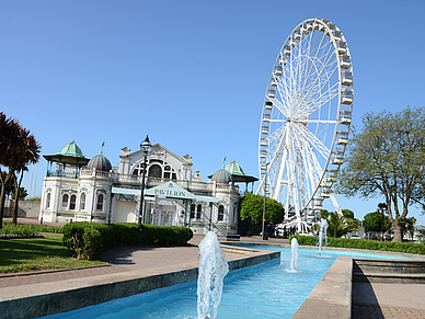 Torquay Pavilion und Riesenrad, Englisch Sprachreisen für Erwachsene