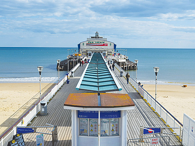 Pier und Sandstrand in Bournemouth, Englisch Sprachreisen für Erwachsene